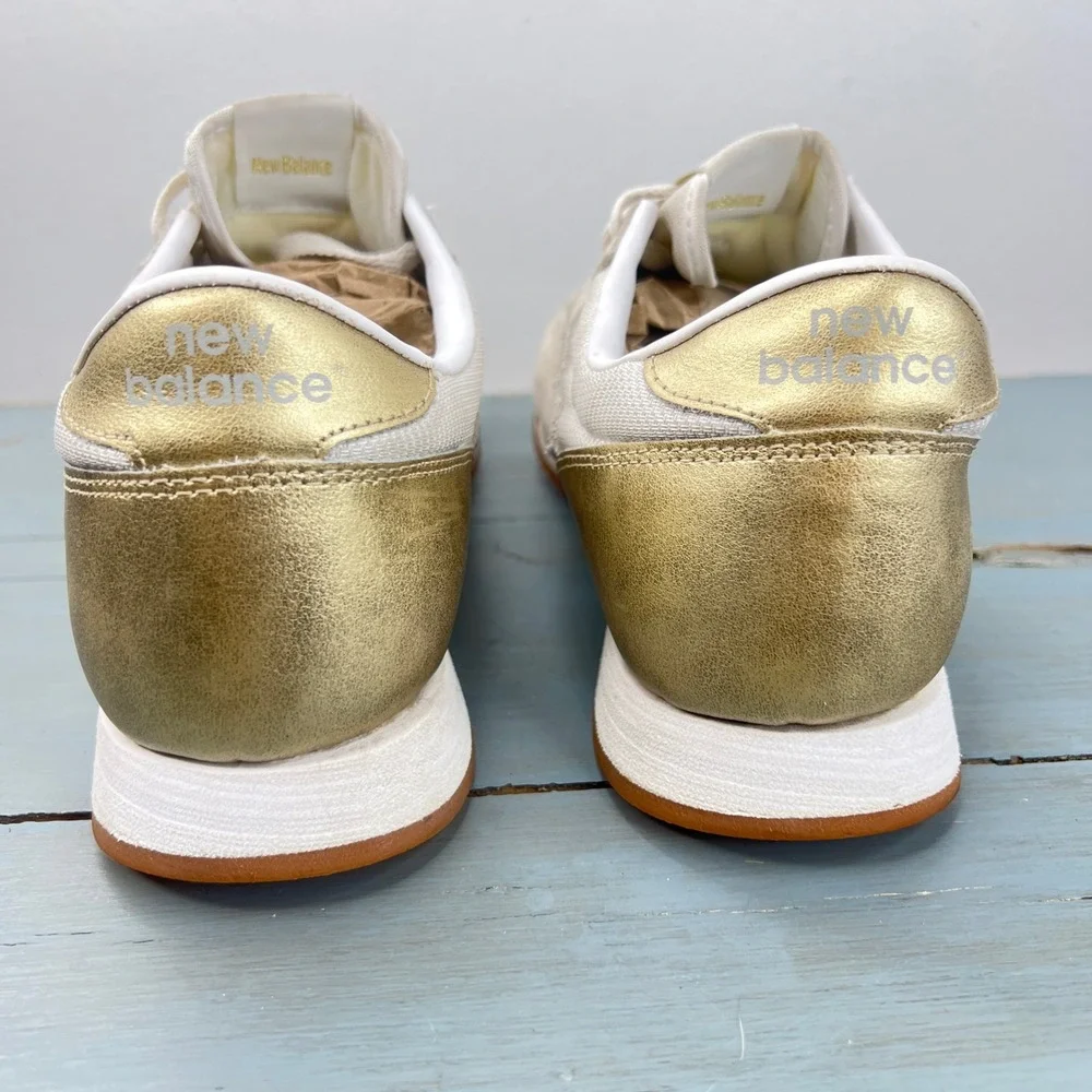 New Balance 620 Women 9.5 Sneakers Cream Gold Metallic CW620JD2 Low Top Shoes